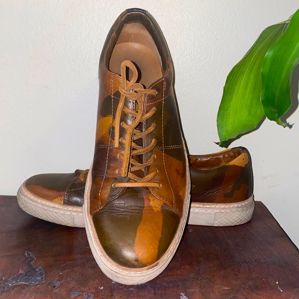 Not for sale Frye Lace Leather camo dress Sneaker Cognac brown Size 10